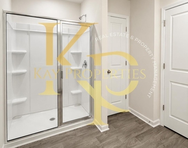 2840 Egert Drive - Photo Thumbnail 14