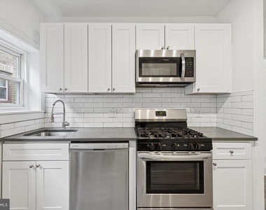 334 Lombard Street - Photo Thumbnail 12