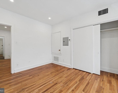 334 Lombard Street - Photo Thumbnail 5