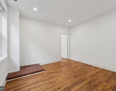 334 Lombard Street - Photo Thumbnail 3