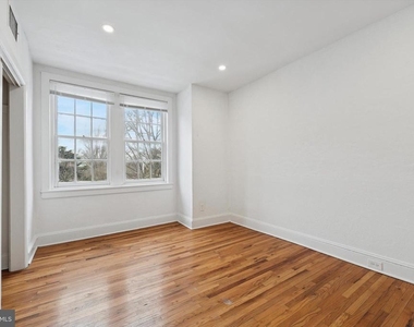 334 Lombard Street - Photo Thumbnail 2
