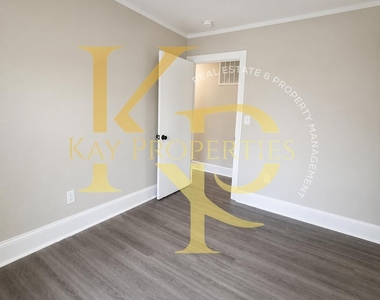 1200 E Holly Street - Photo Thumbnail 12