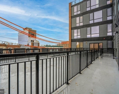 2636 E York St - Photo Thumbnail 3