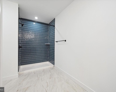 2636 E York St - Photo Thumbnail 18