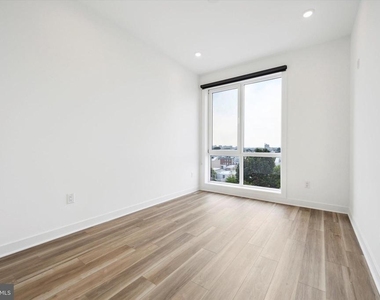 2636 E York St - Photo Thumbnail 19