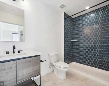 2636 E York St - Photo Thumbnail 21