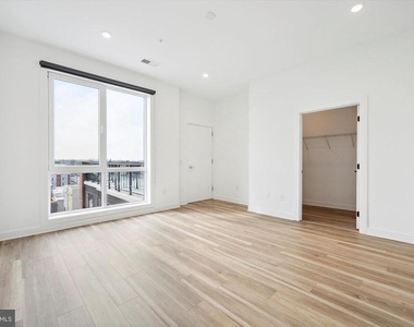2636 E York St - Photo Thumbnail 16