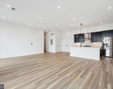 2636 E York St - Photo Thumbnail 11