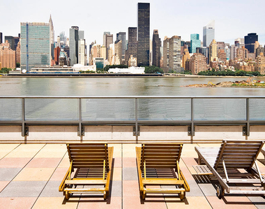 Center Boulevard, near Hunters Point and Long Island City Waterfront  - Photo Thumbnail 8