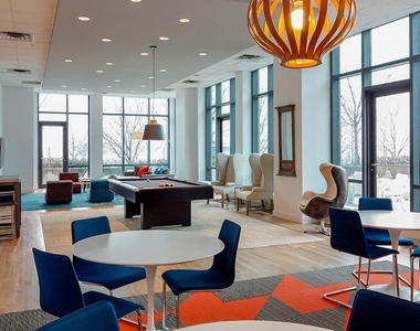 Center Boulevard, near Hunters Point and Long Island City Waterfront  - Photo Thumbnail 2