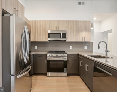 1731 Tilghman Street - Photo Thumbnail 3