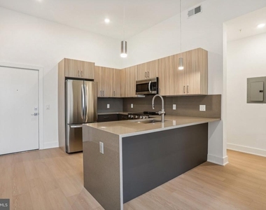 1731 Tilghman Street - Photo Thumbnail 5