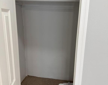 2516 S Broad Street - Photo Thumbnail 4