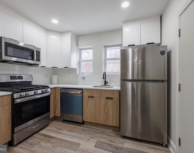 7710 Temple Road - Photo Thumbnail 5