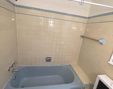 226 S 56th Street - Photo Thumbnail 11