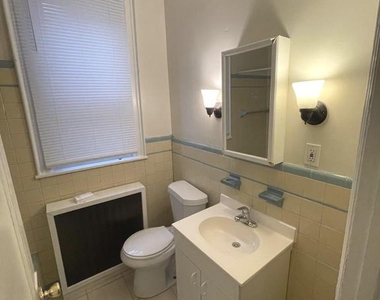226 S 56th Street - Photo Thumbnail 10