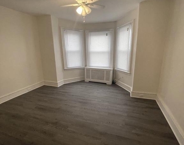 226 S 56th Street - Photo Thumbnail 2