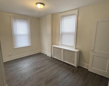 226 S 56th Street - Photo Thumbnail 6