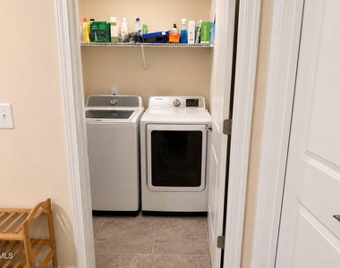 328 Villanova Drive - Photo Thumbnail 23