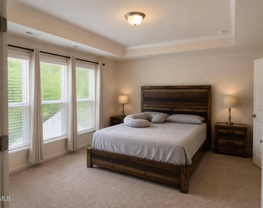 328 Villanova Drive - Photo Thumbnail 15