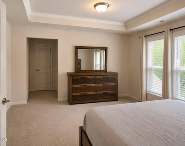 328 Villanova Drive - Photo Thumbnail 14