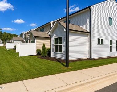 328 Villanova Drive - Photo Thumbnail 2