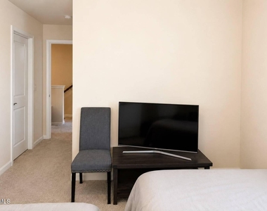 328 Villanova Drive - Photo Thumbnail 25