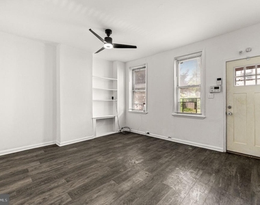 3126 N 35th Street - Photo Thumbnail 2