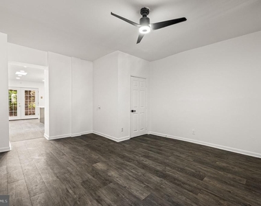 3126 N 35th Street - Photo Thumbnail 3