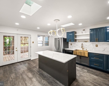 3126 N 35th Street - Photo Thumbnail 6