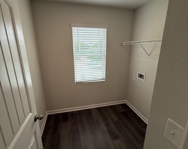 2097 Wiggins Village Drive - Photo Thumbnail 7