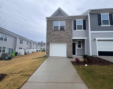 1112 Dakine Drive - Photo Thumbnail 1