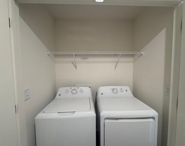 1112 Dakine Drive - Photo Thumbnail 9