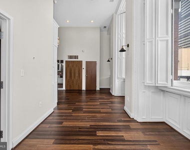 1001 Chestnut Street - Photo Thumbnail 10