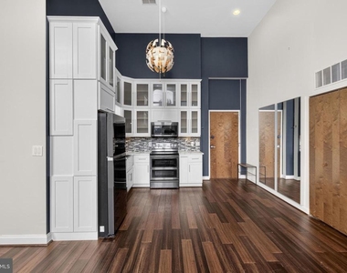 1001 Chestnut Street - Photo Thumbnail 7