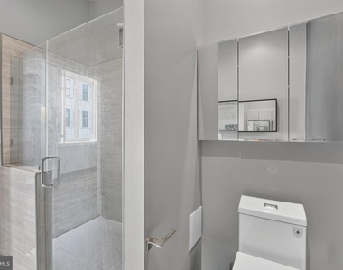 1001 Chestnut Street - Photo Thumbnail 16