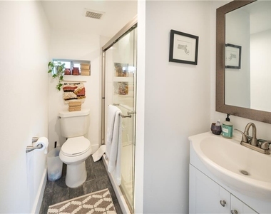 1119 Gunter St - Photo Thumbnail 4