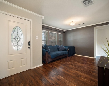 308 Sunny Brook Dr - Photo Thumbnail 3
