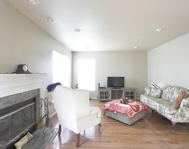 2041 Greenes Way Circle - Photo Thumbnail 11