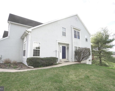 2041 Greenes Way Circle - Photo Thumbnail 2