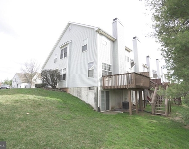 2041 Greenes Way Circle - Photo Thumbnail 5