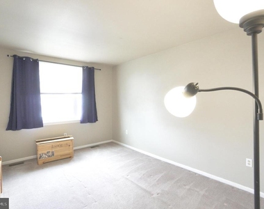 2041 Greenes Way Circle - Photo Thumbnail 13