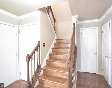 2041 Greenes Way Circle - Photo Thumbnail 9