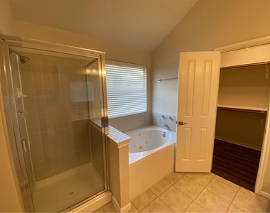 8811 Glen Canyon Dr - Photo Thumbnail 22