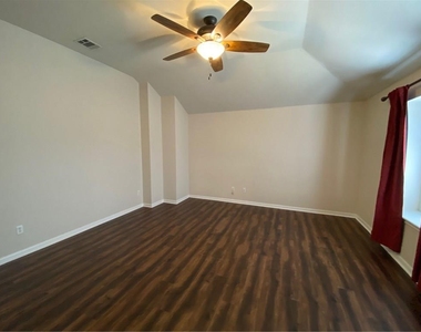 8811 Glen Canyon Dr - Photo Thumbnail 20