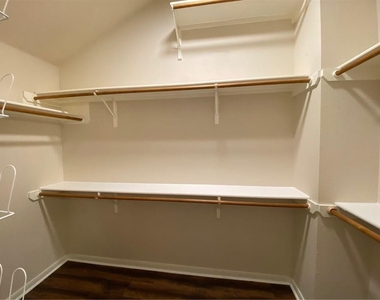 8811 Glen Canyon Dr - Photo Thumbnail 21