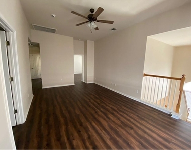 8811 Glen Canyon Dr - Photo Thumbnail 10