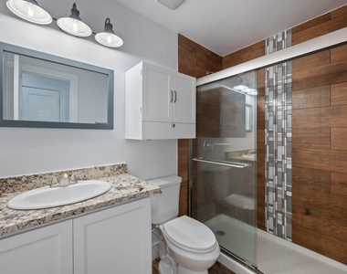 712 Ruby Isle Dr - Photo Thumbnail 19