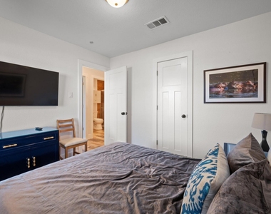 712 Ruby Isle Dr - Photo Thumbnail 17