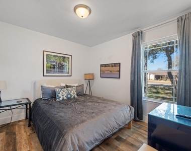 712 Ruby Isle Dr - Photo Thumbnail 18